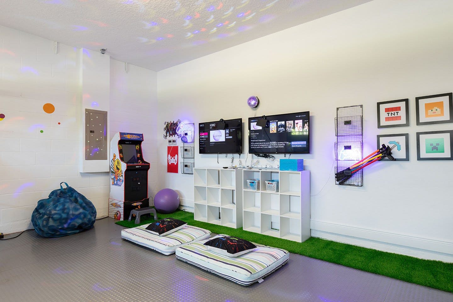 EC084 - The Modern Galactic Villa - MND