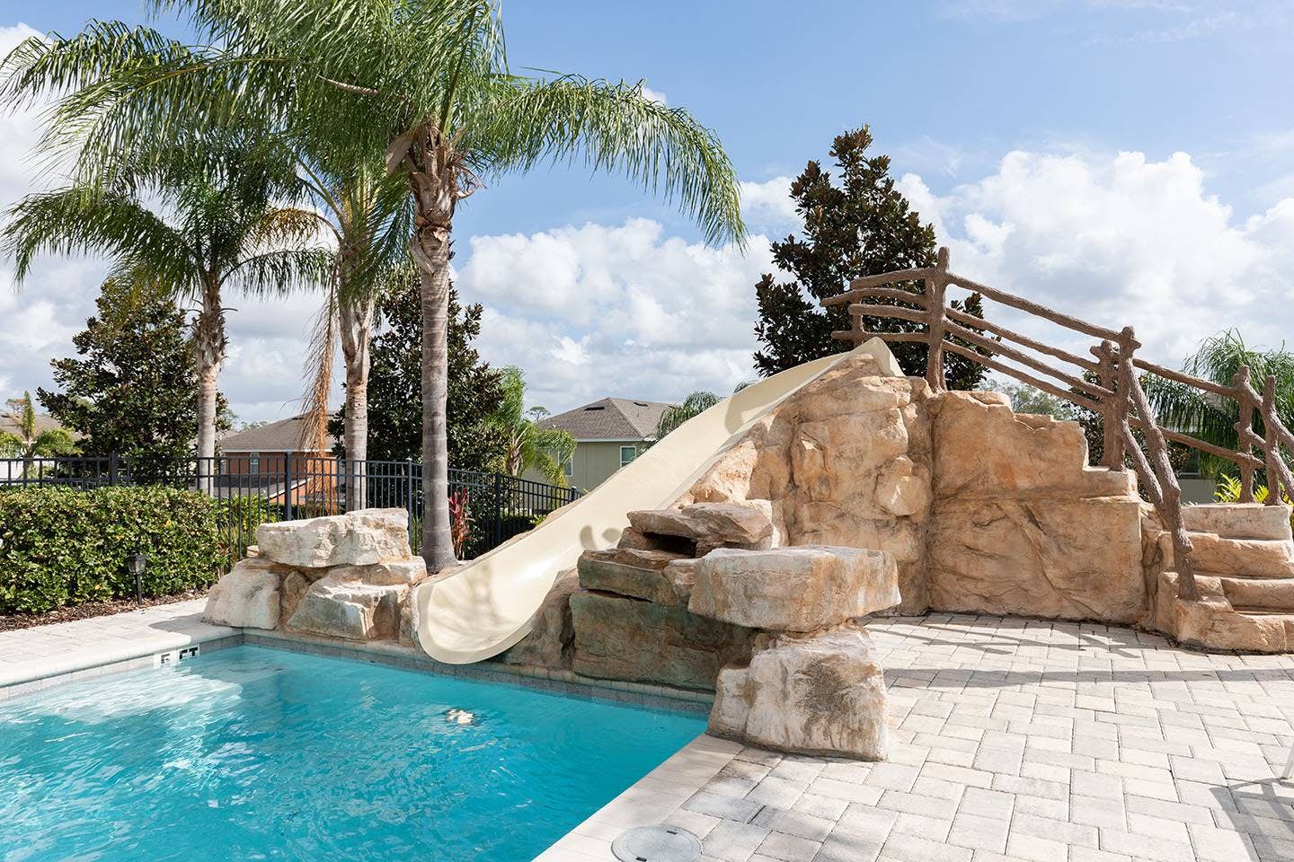 EC100 - The Wonder-of-it-All Estate - MND