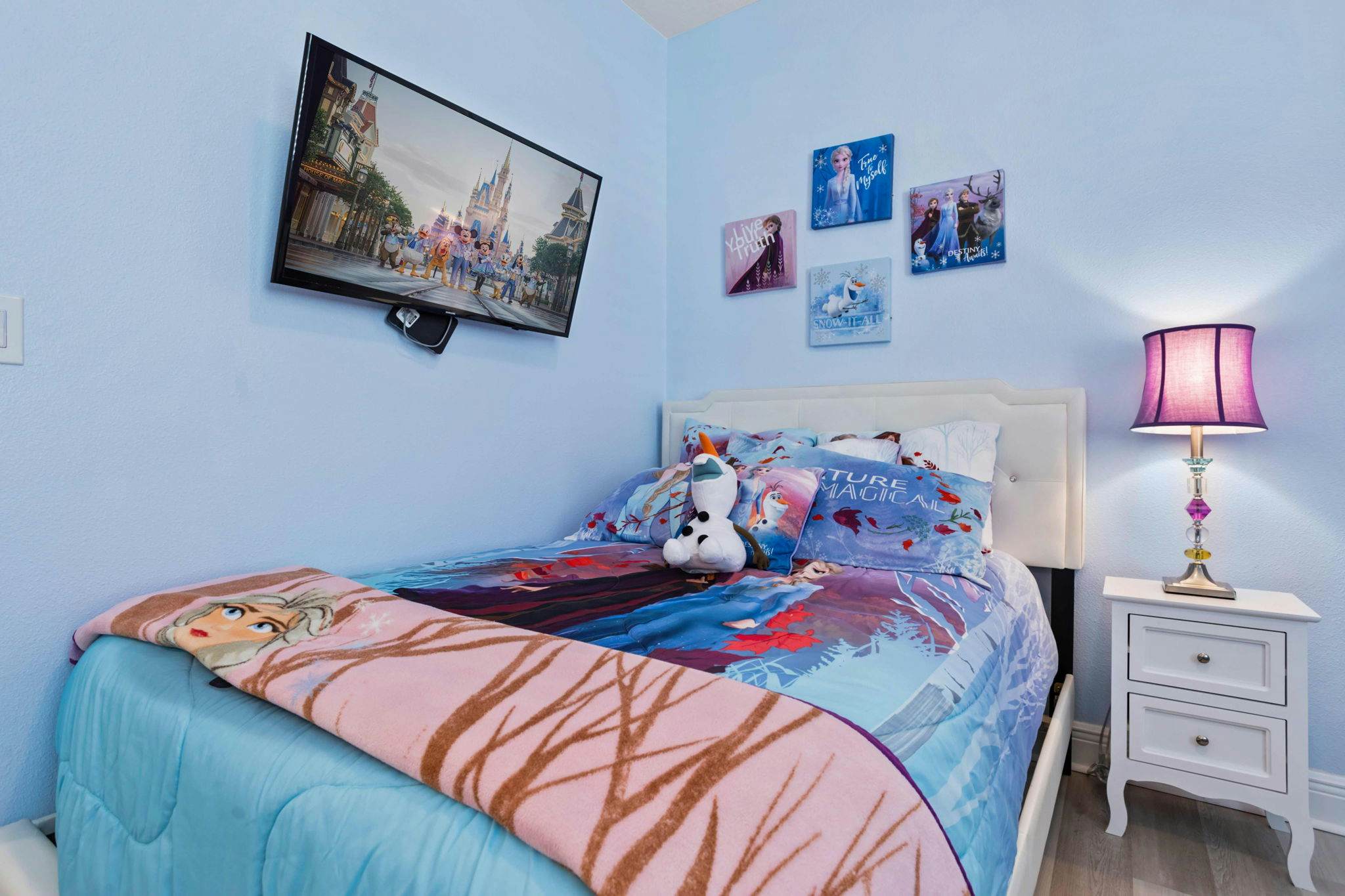 EC108 - The Modern Radiance Retreat - STF