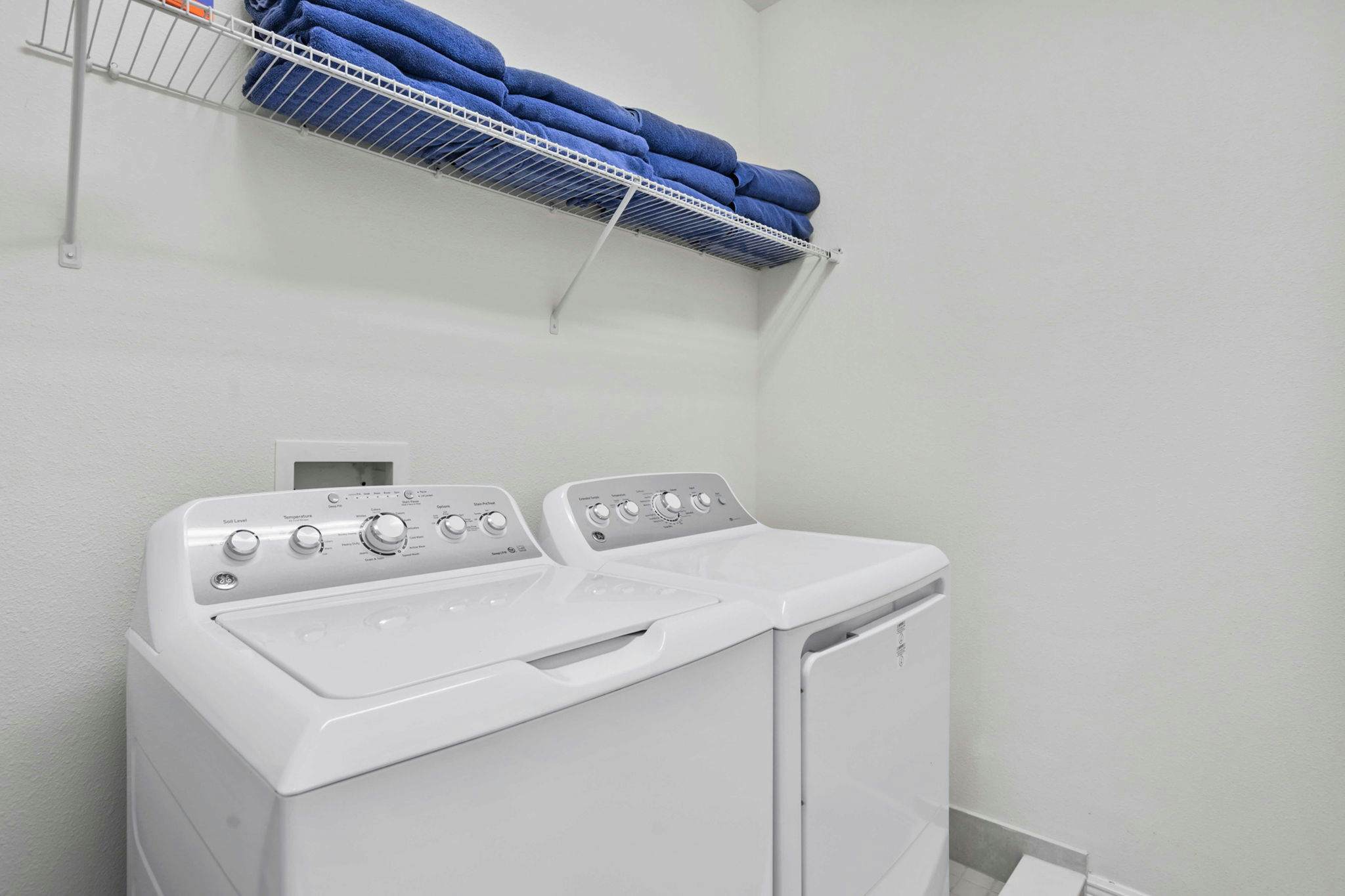 EC108 - The Modern Radiance Retreat - STF