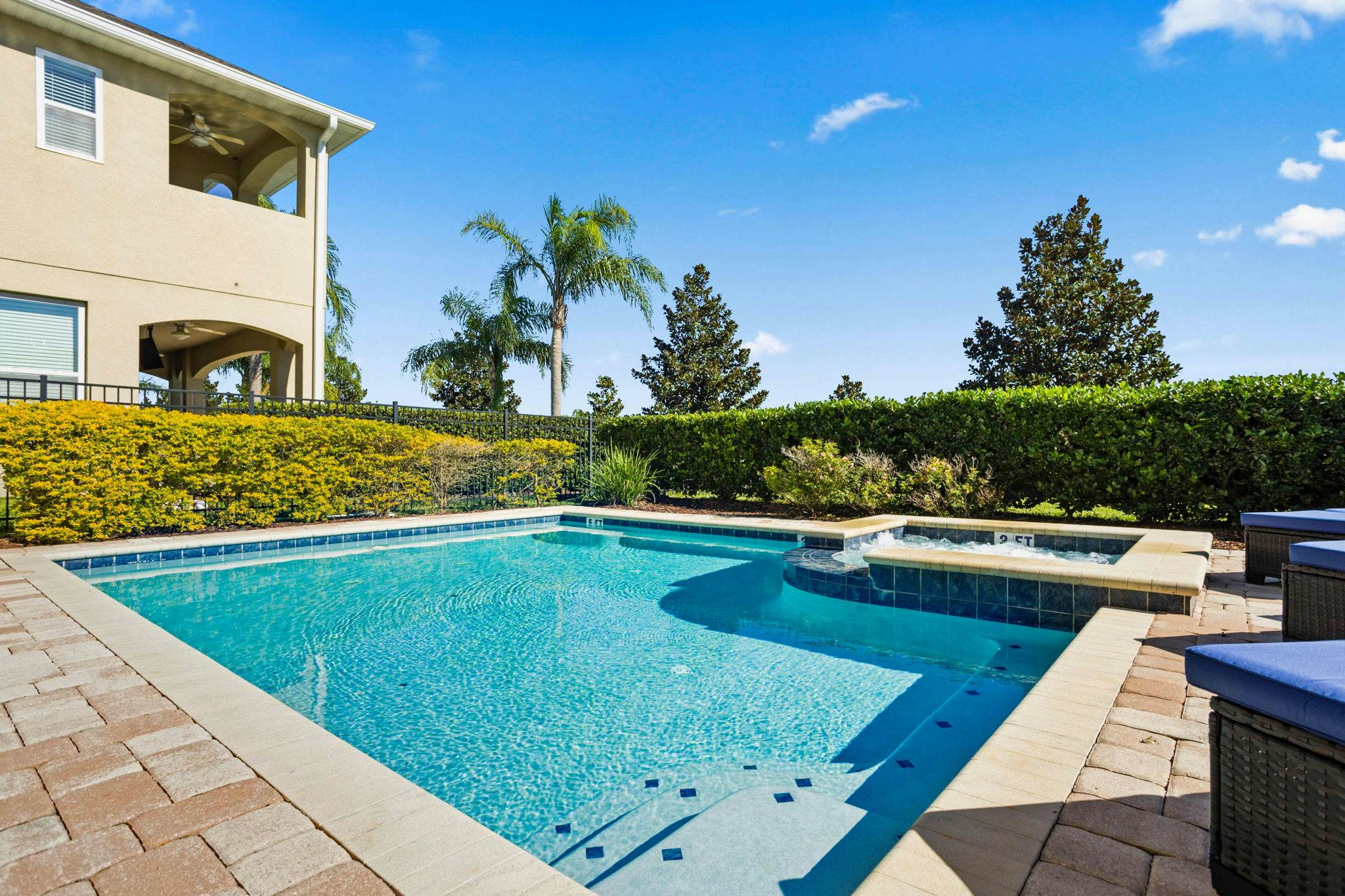 EC108 - The Modern Radiance Retreat - STF