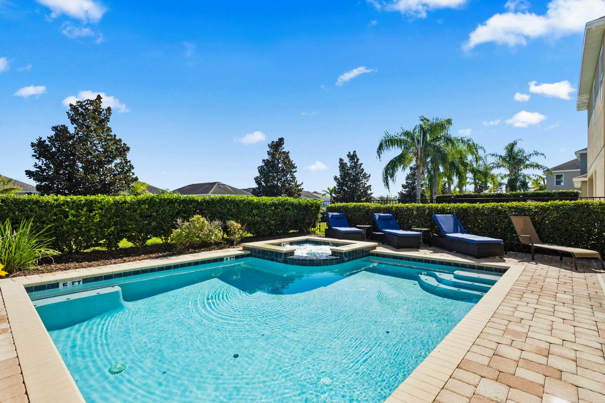 EC108 - The Modern Radiance Retreat - STF