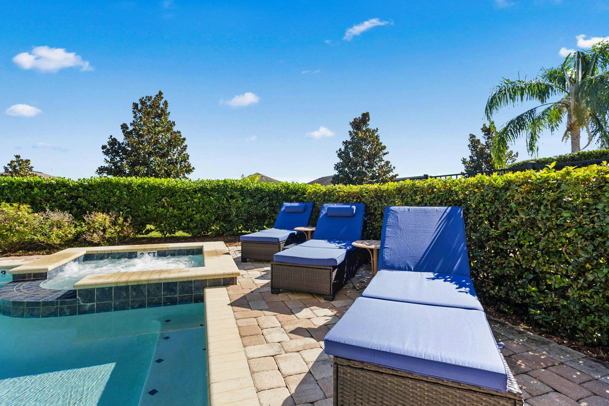 EC108 - The Modern Radiance Retreat - STF