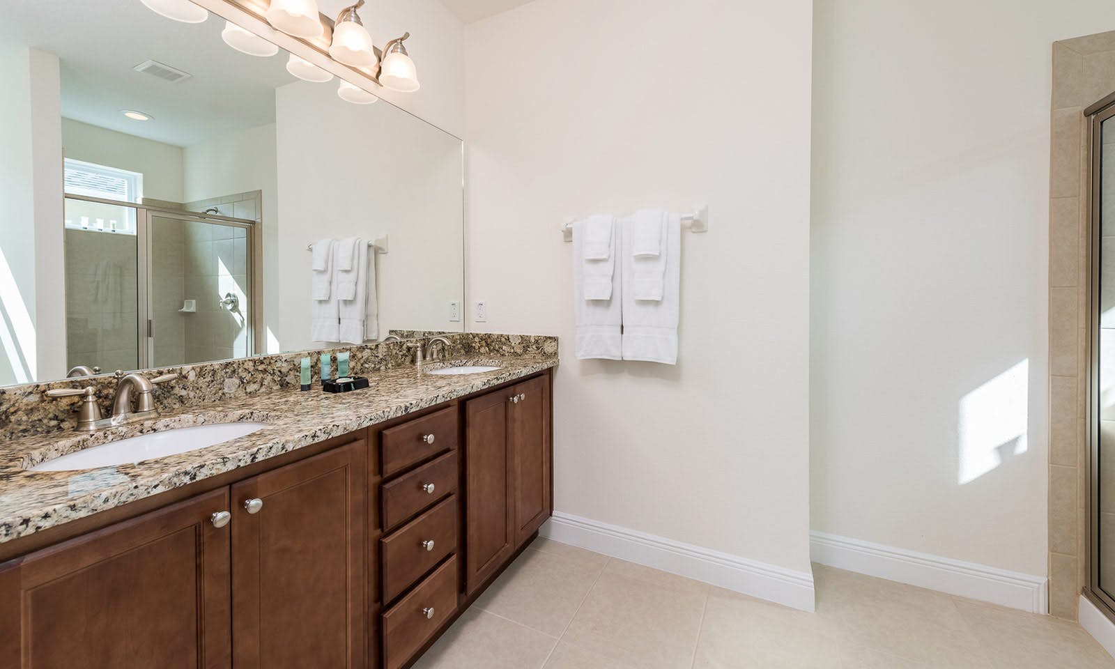 EC221 - The Coziest Villa - MAD