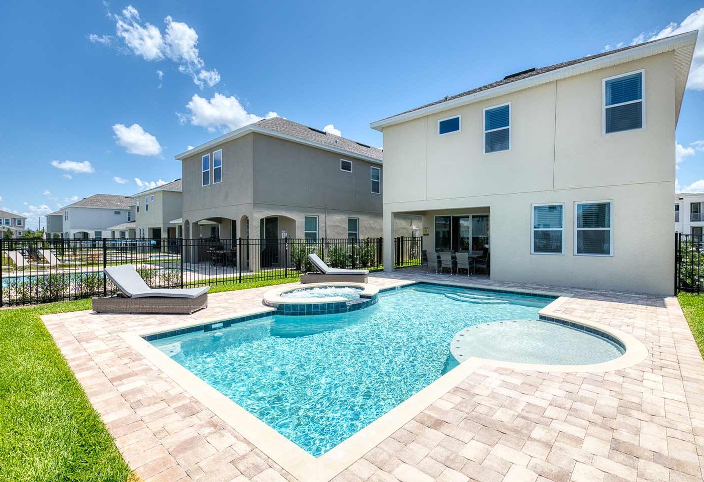 EC295 - The Modern Hideaway - STF2