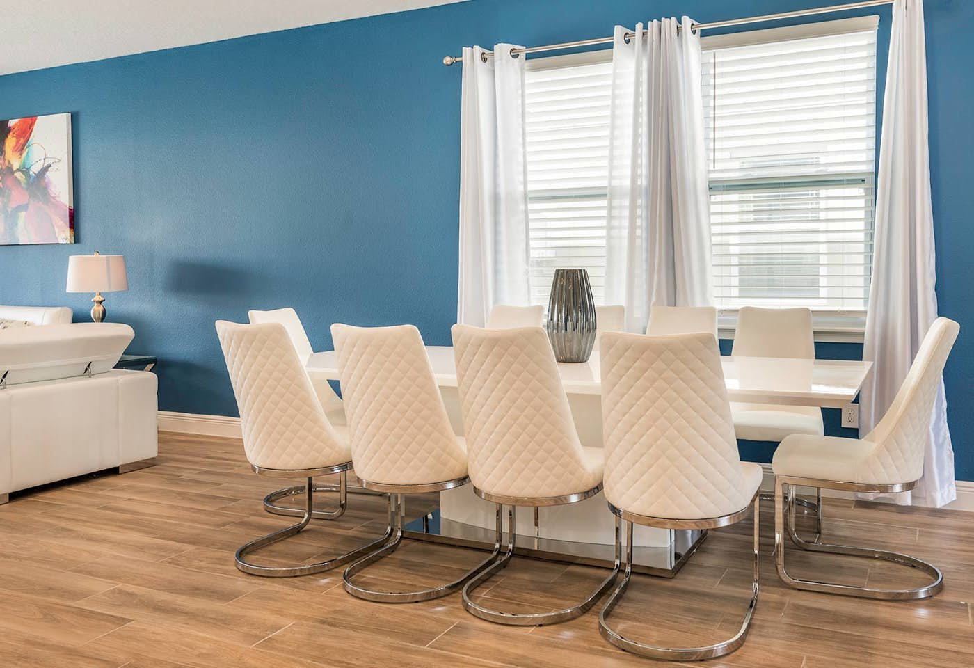 EC295 - The Modern Hideaway - STF2