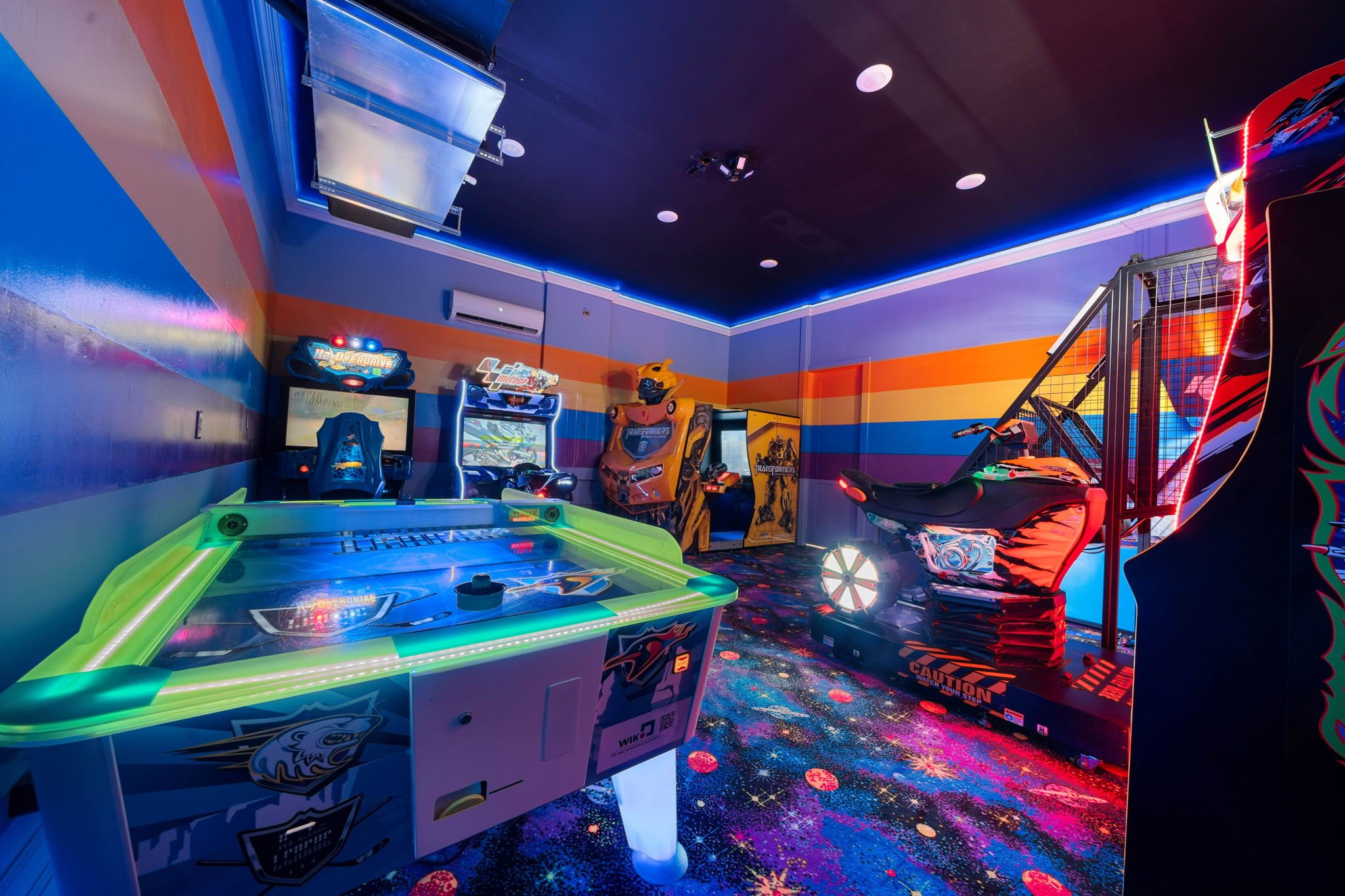 Sun-Filled Haven with Sports Themed Game Room at Reunion