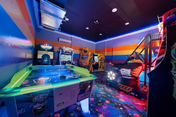 Sun-Filled Haven with Sports Themed Game Room at Reunion