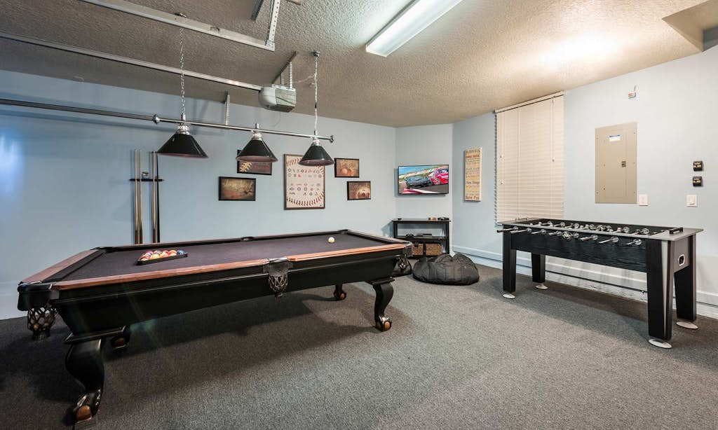 Timeless Oasis with Private Screened In Pool at Reunion