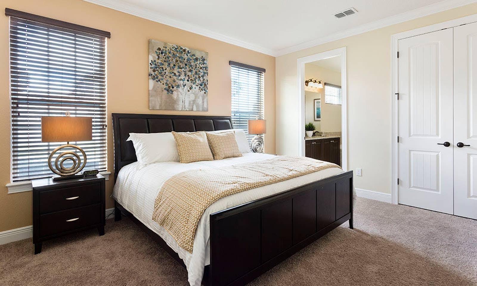 W214 - The Sleek Hideaway