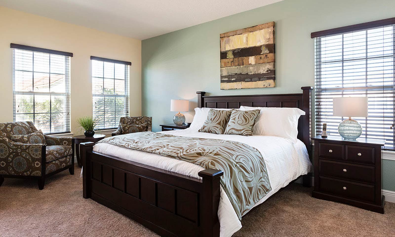 W214 - The Sleek Hideaway