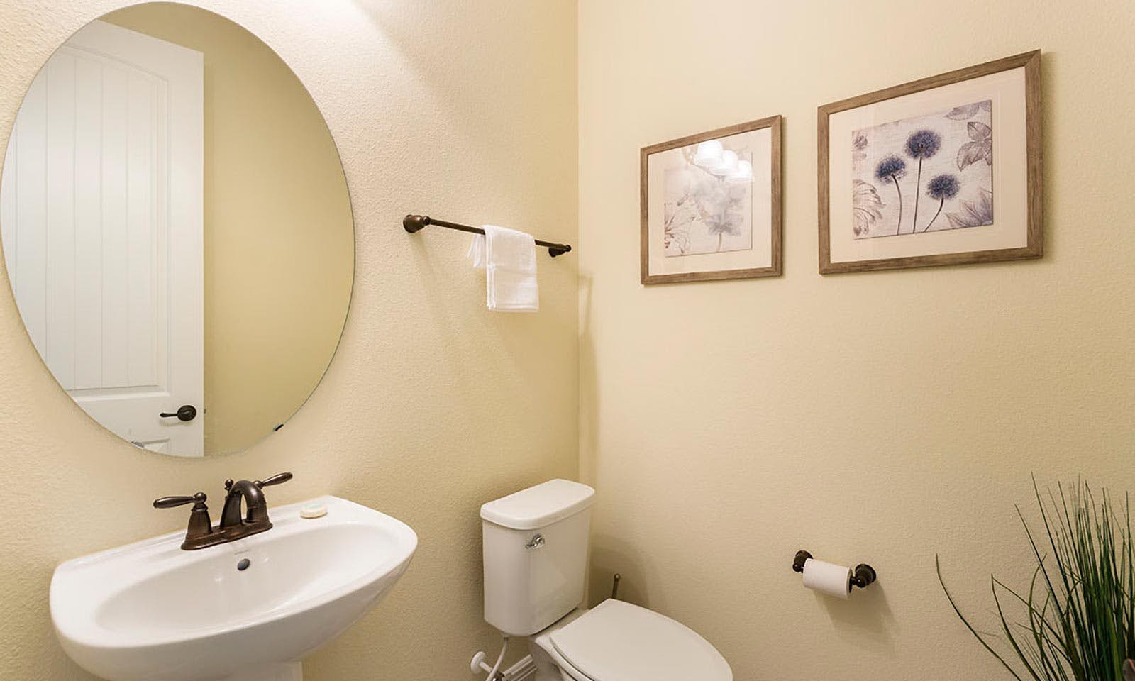 W214 - The Sleek Hideaway