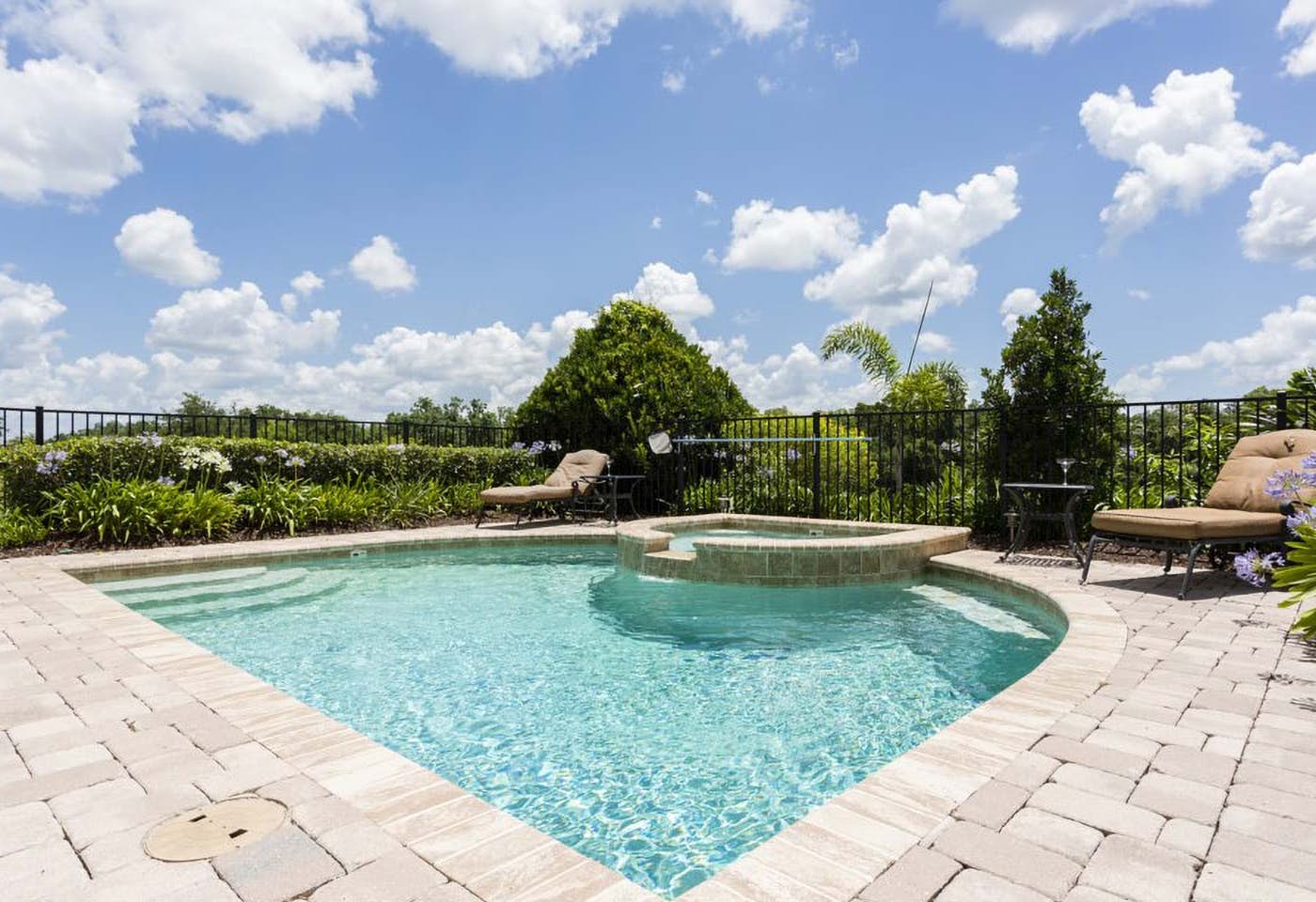 W283 - The Radiant Villa