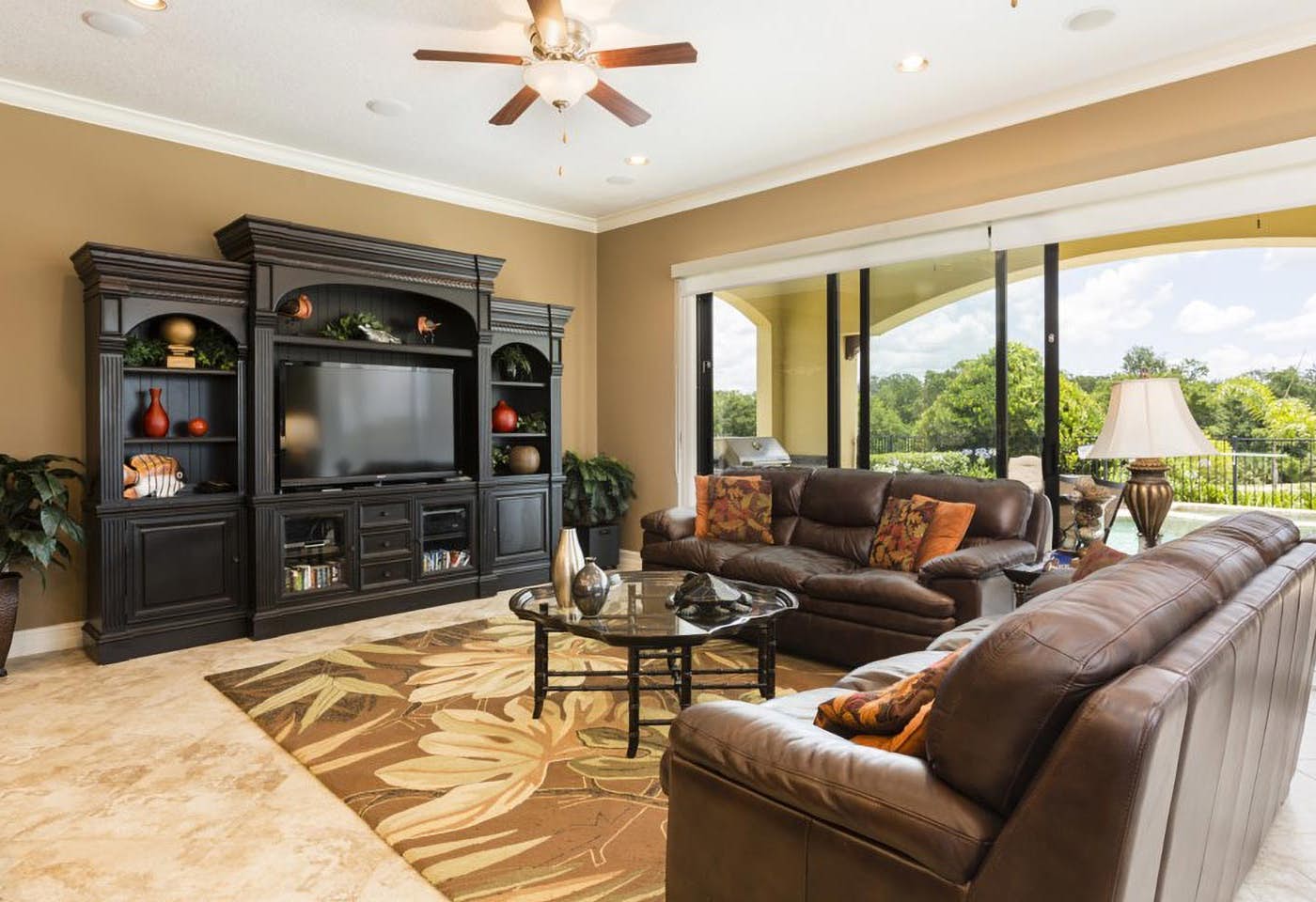 W283 - The Radiant Villa