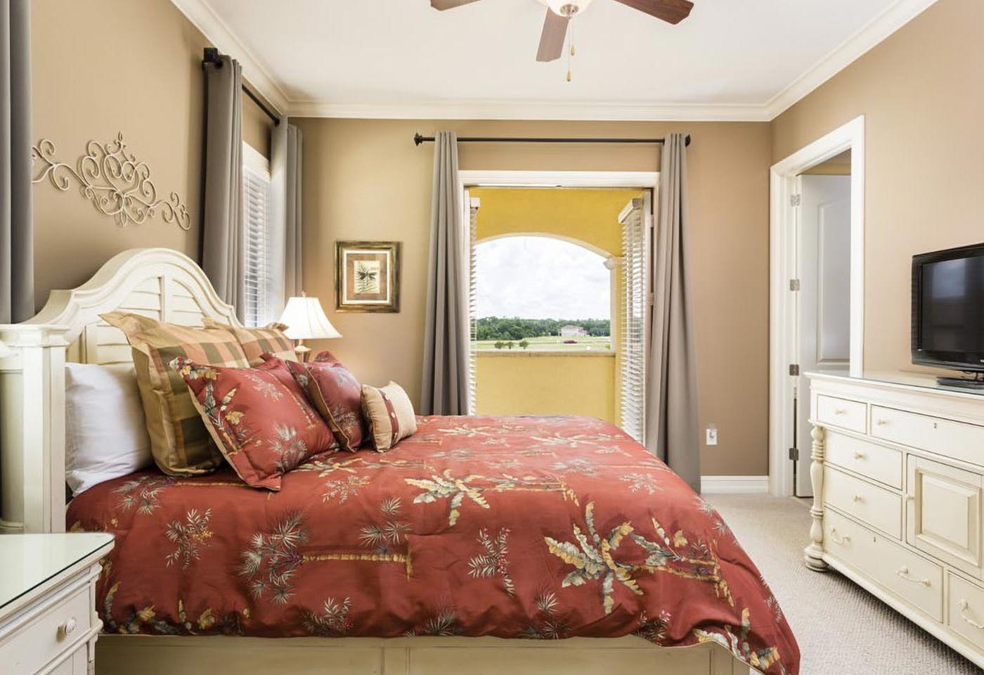 W283 - The Radiant Villa