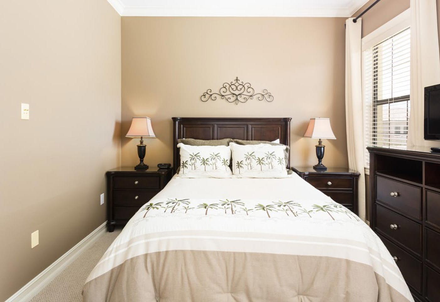 W283 - The Radiant Villa