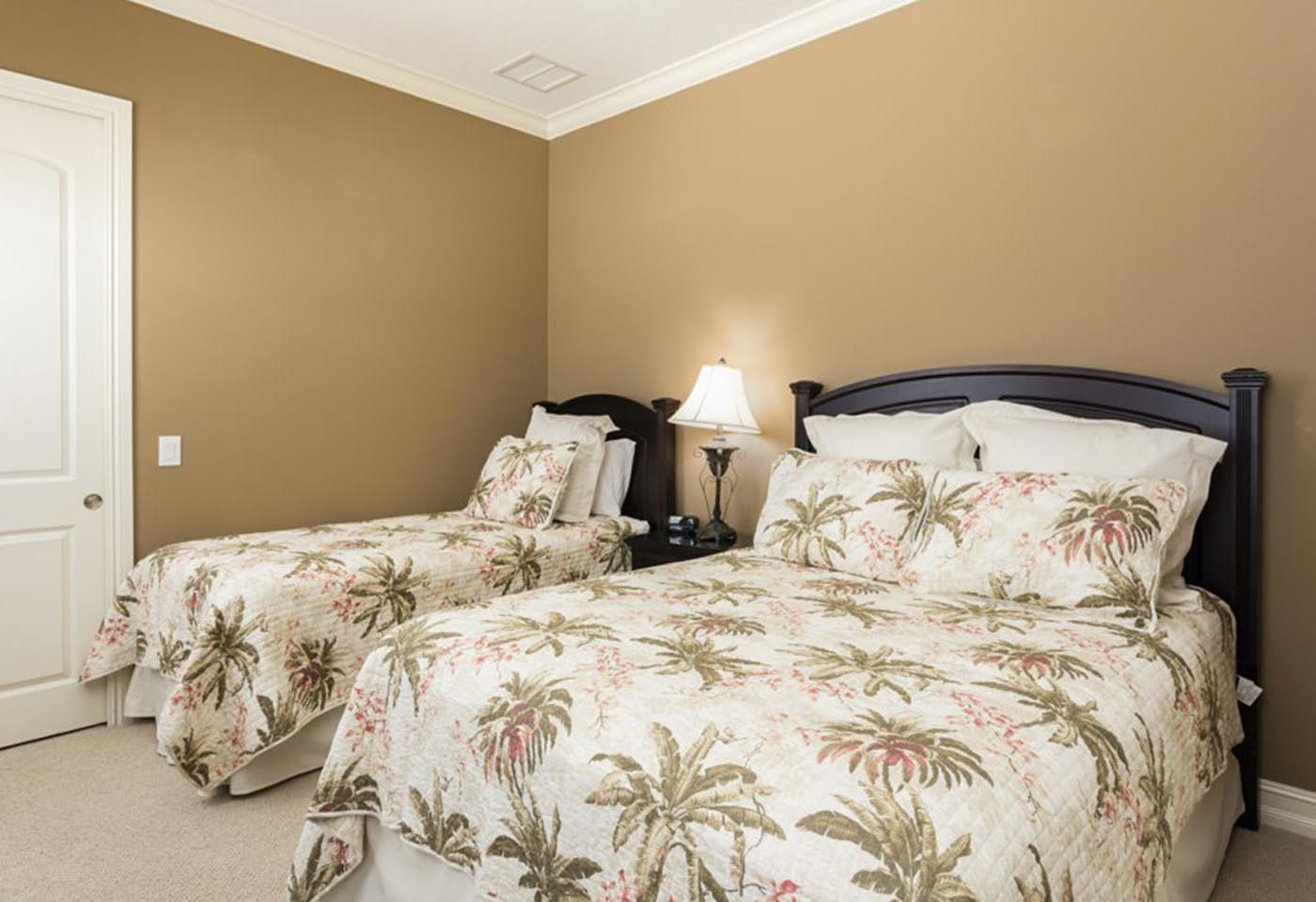 W283 - The Radiant Villa