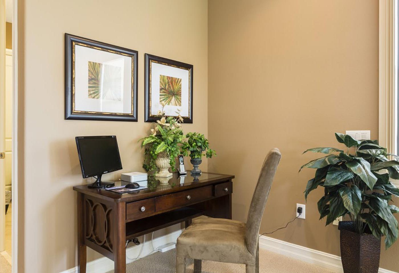 W283 - The Radiant Villa