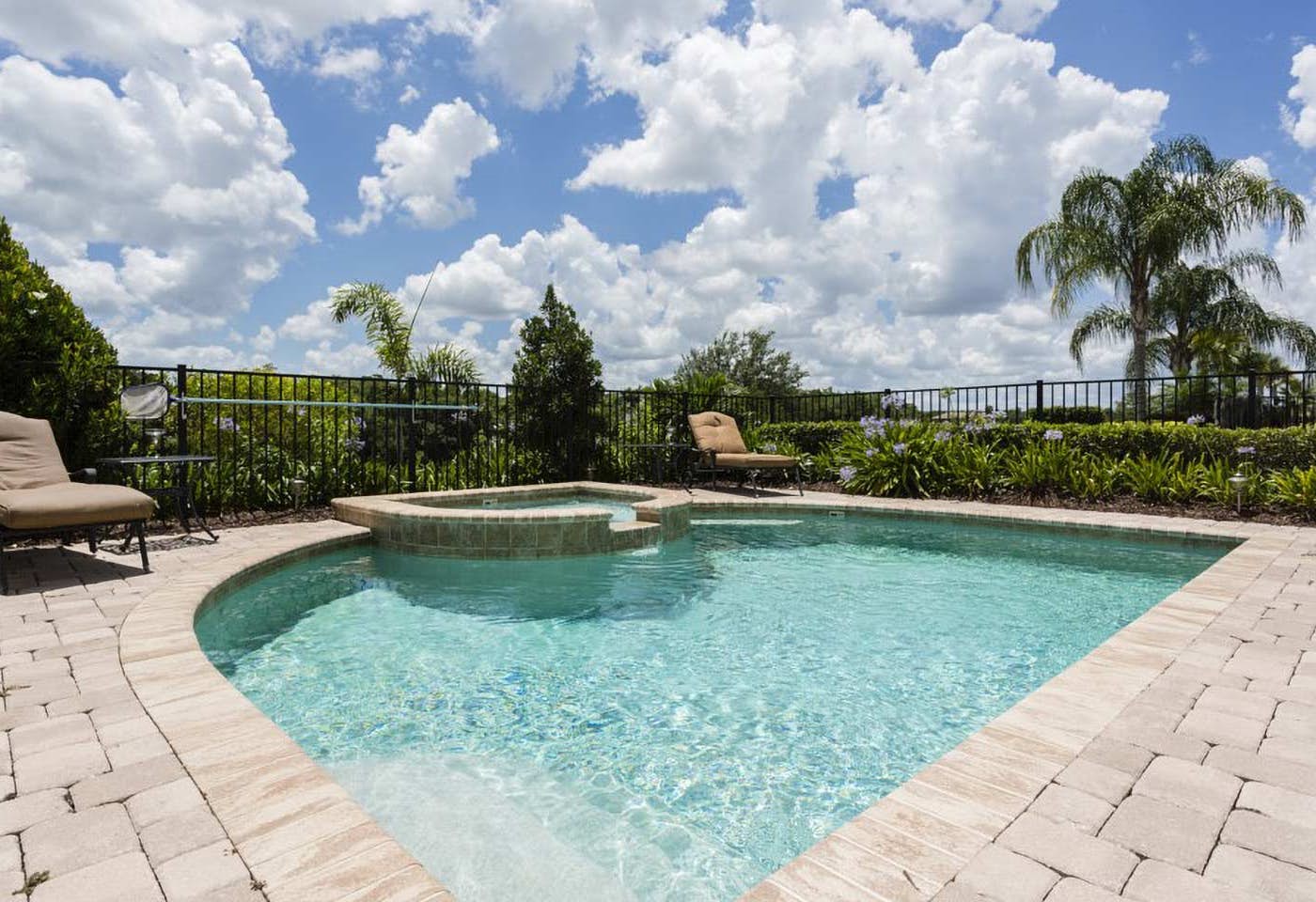 W283 - The Radiant Villa