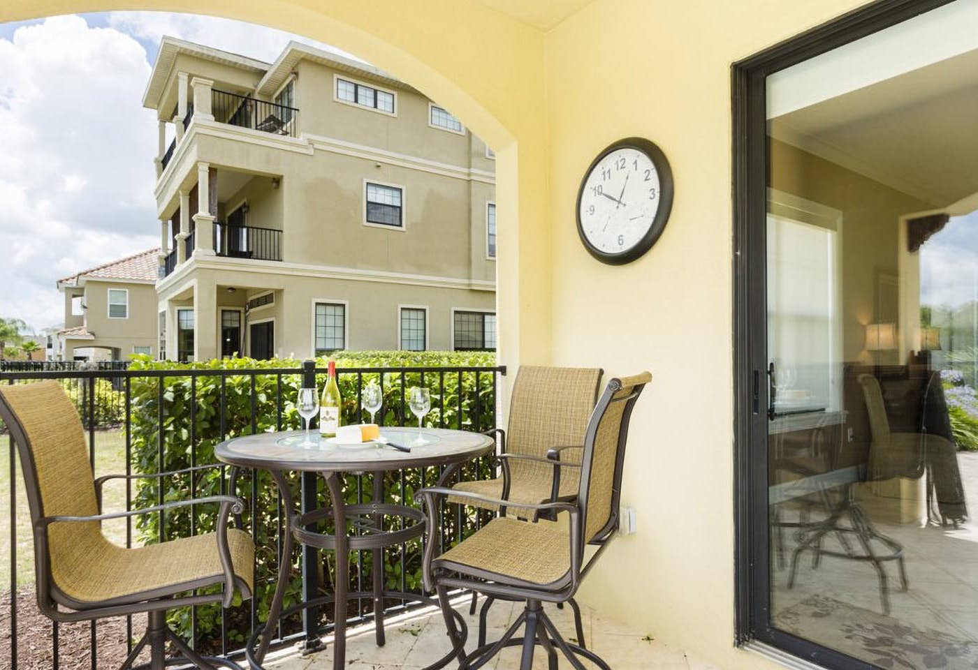 W283 - The Radiant Villa