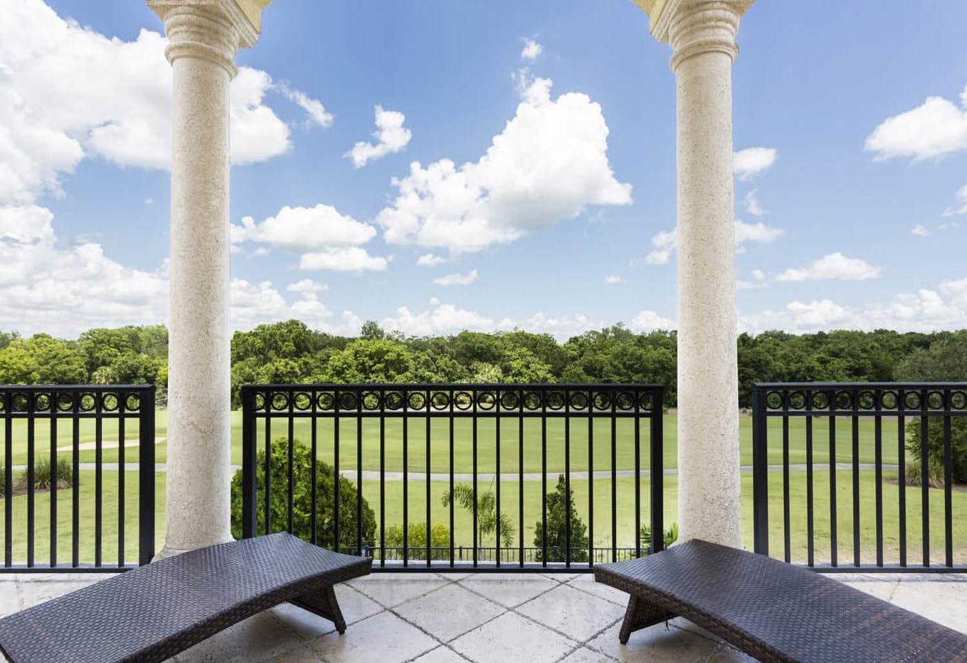 W283 - The Radiant Villa