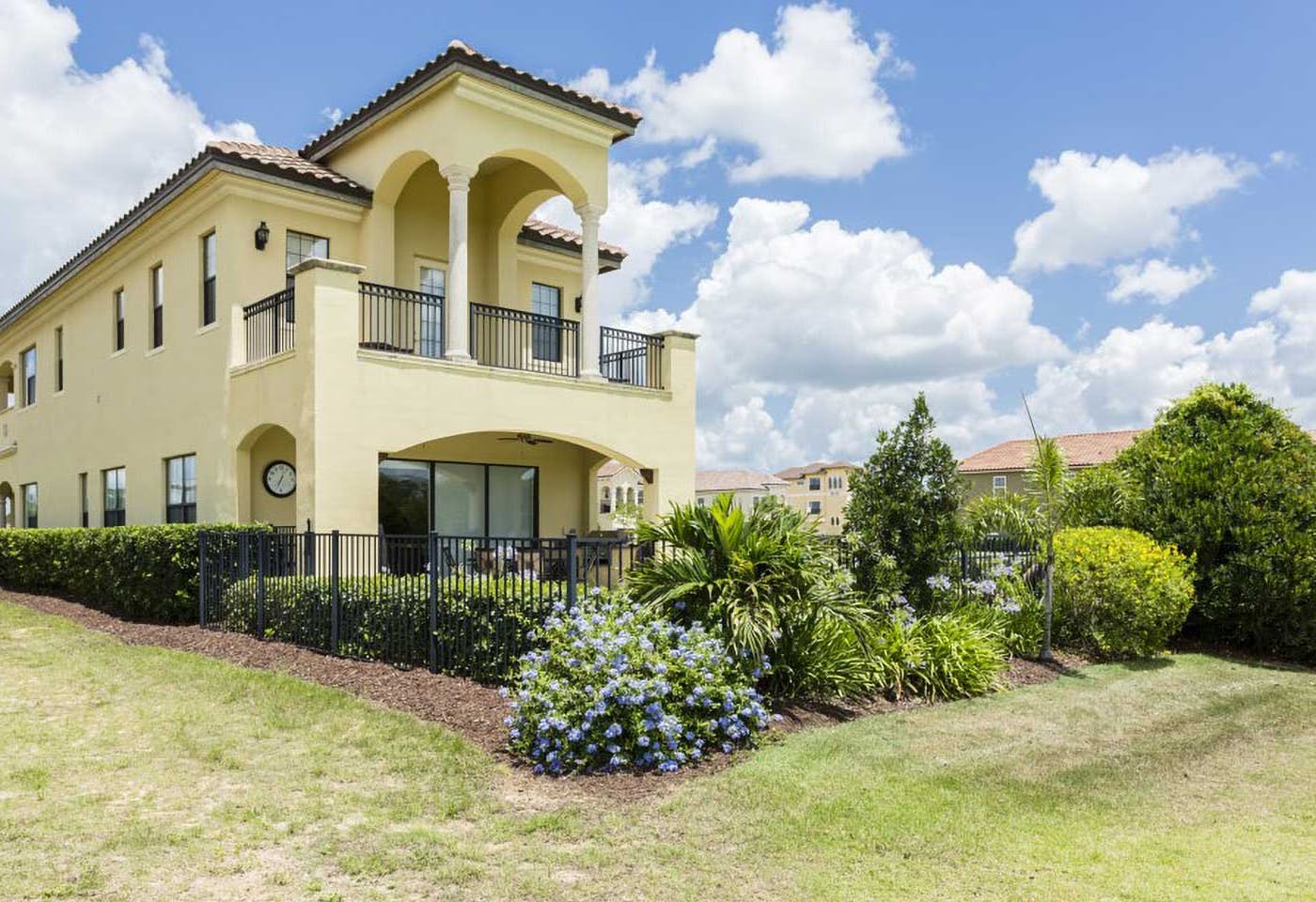 W283 - The Radiant Villa