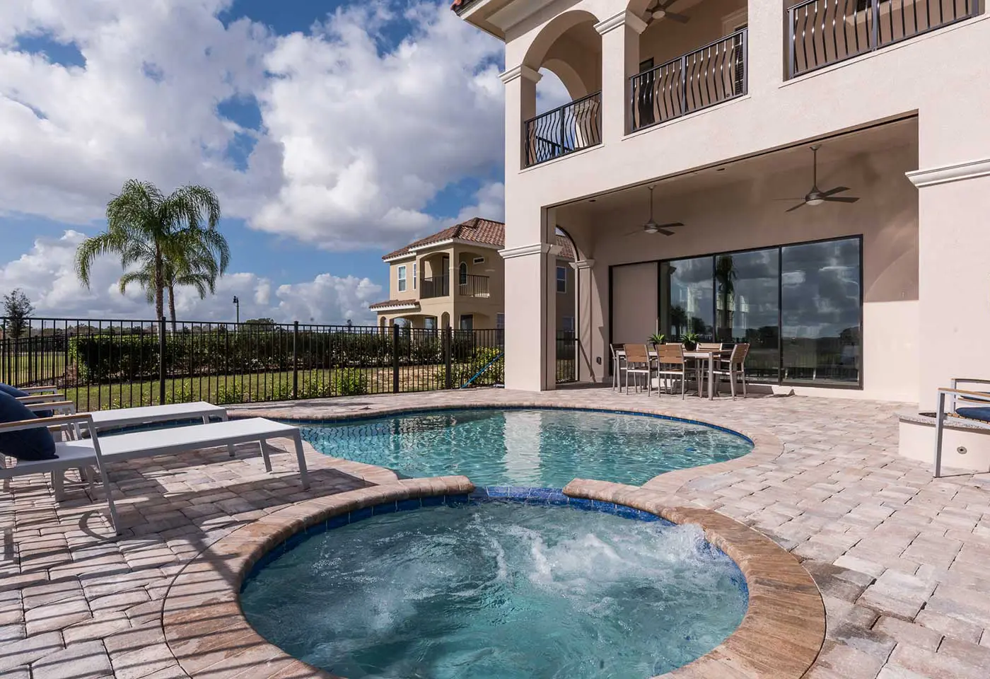 W297E - The Charming Chateau