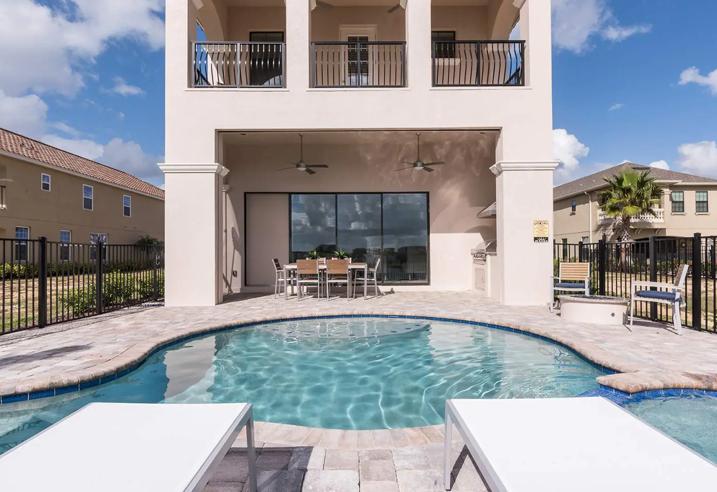 W297E - The Charming Chateau