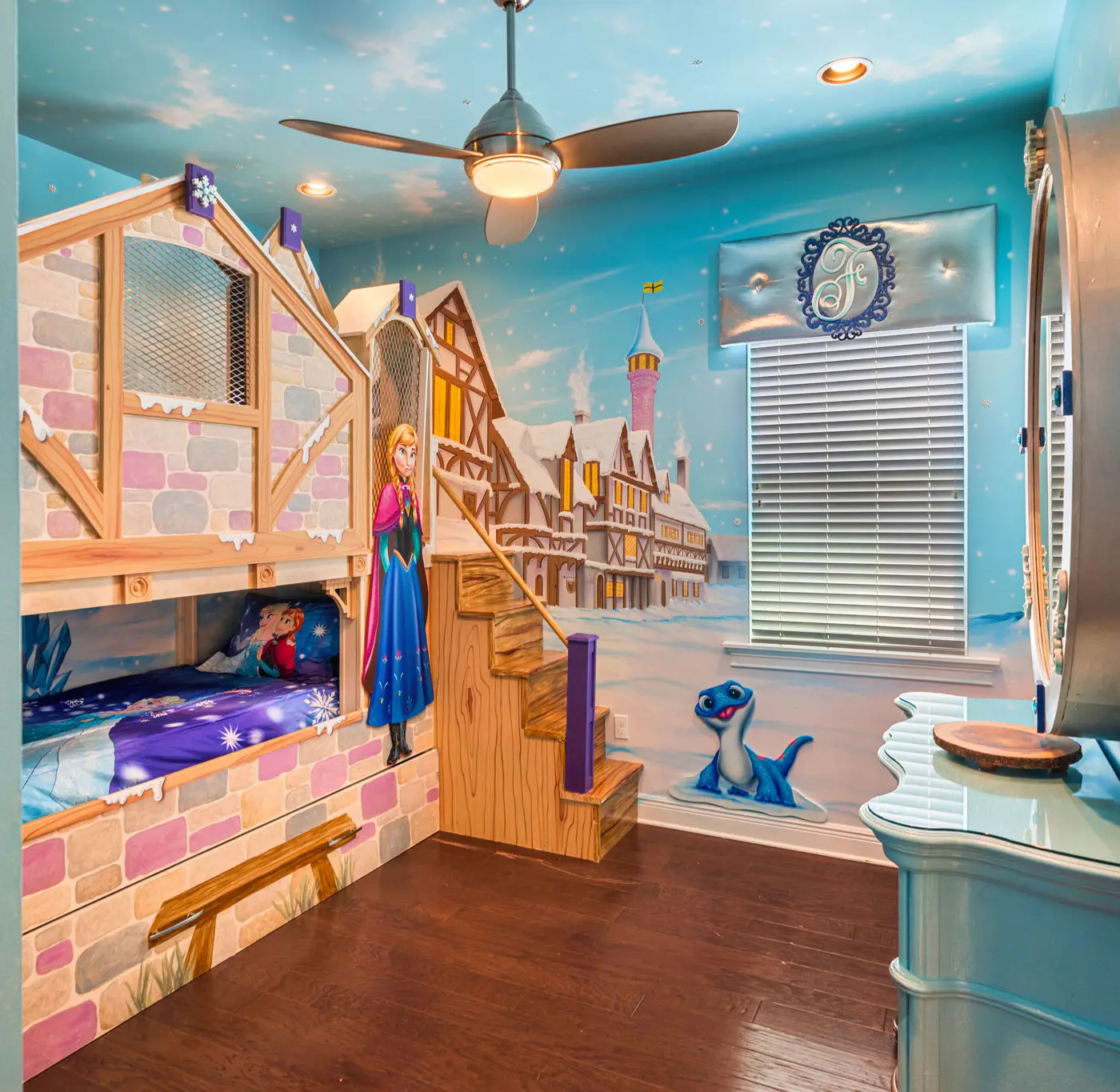 W297E - The Charming Chateau