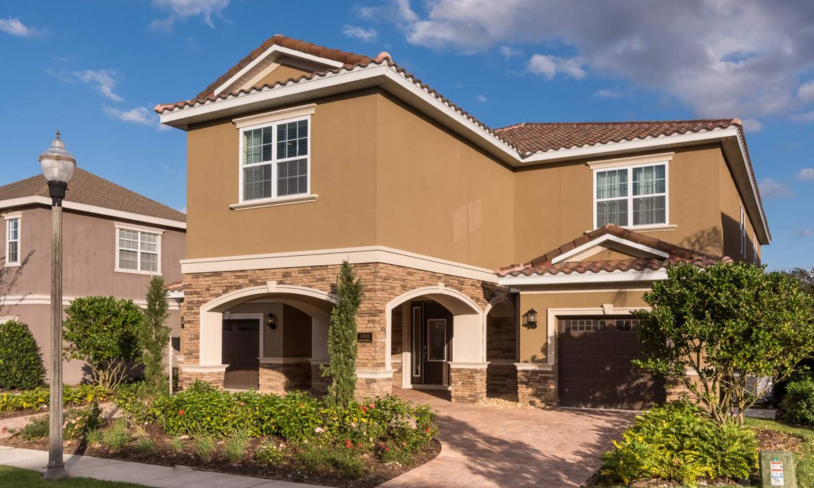 Spacious Oasis with Large Pool and Deck at Reunion