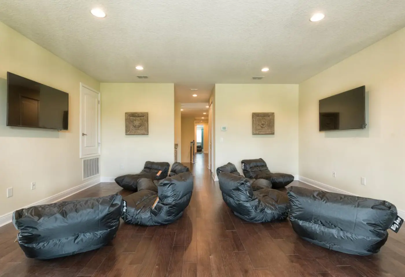 W321 - The Safari Sanctuary