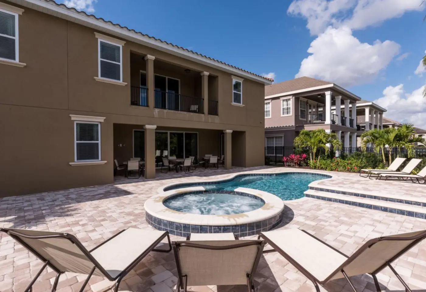 W321 - The Safari Sanctuary