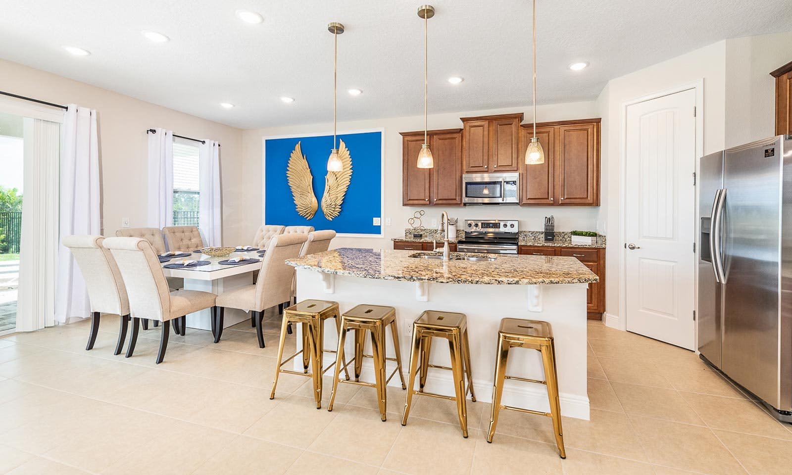 EC368 - The Vibrant Sunny Estate - STCRX1