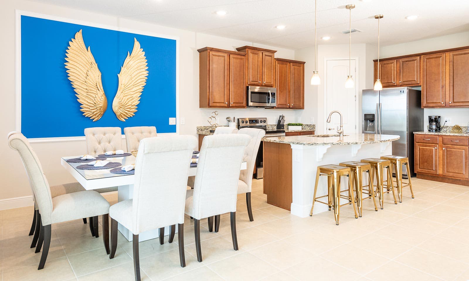 EC368 - The Vibrant Sunny Estate - STCRX1