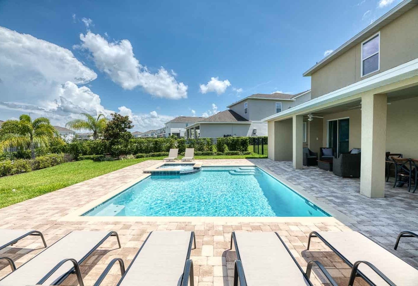 EC414 - The Traditional Retreat - LAN3