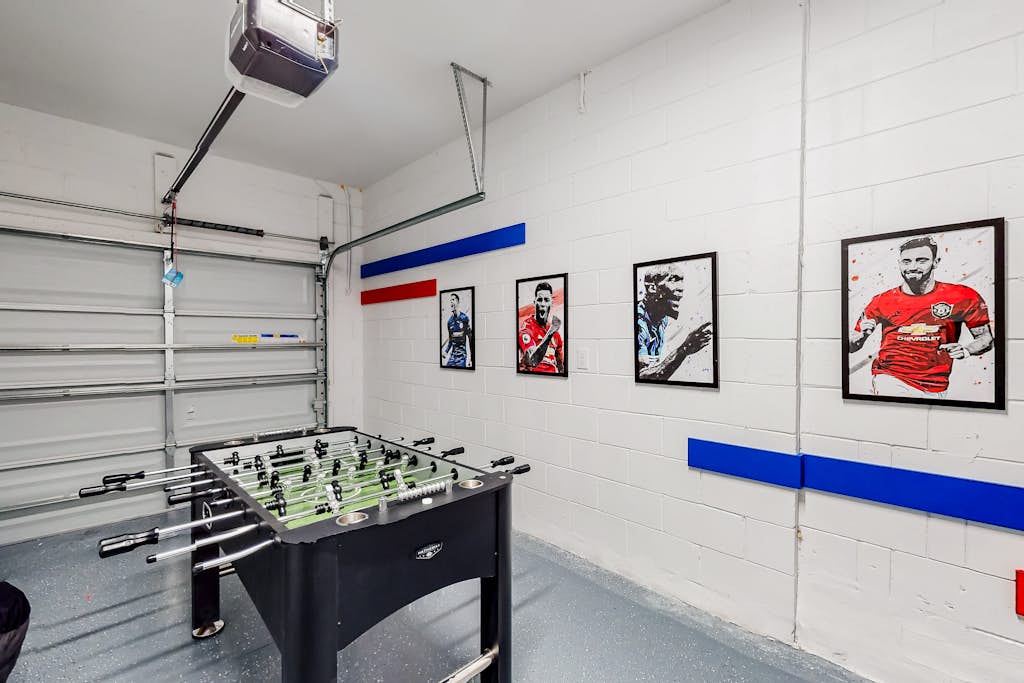 Art Deco Townhouse with Games Room at Reunion