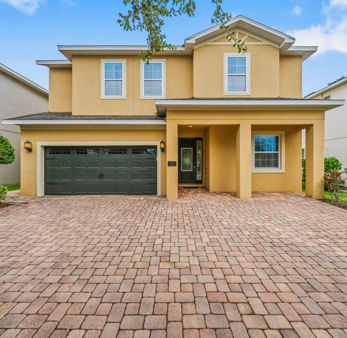 EC031 - The Polished Oasis