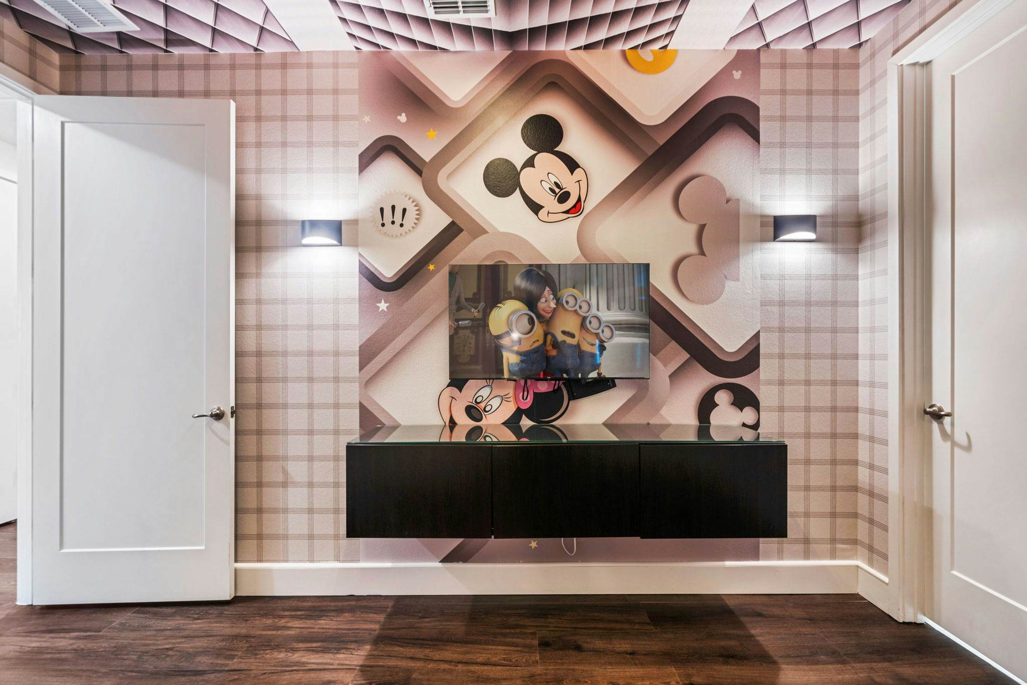 BD016E - The Tropical Bear's Den Oasis