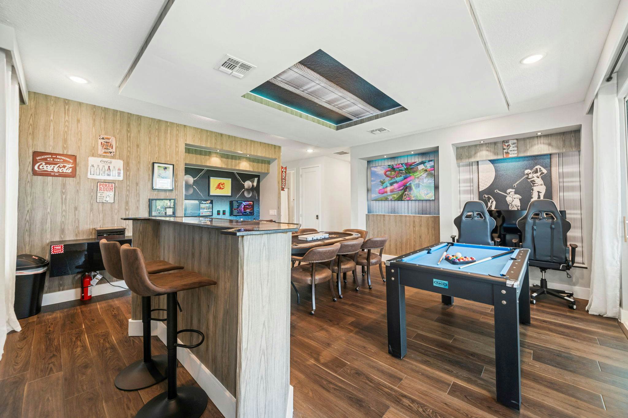 BD016E - The Tropical Bear's Den Oasis