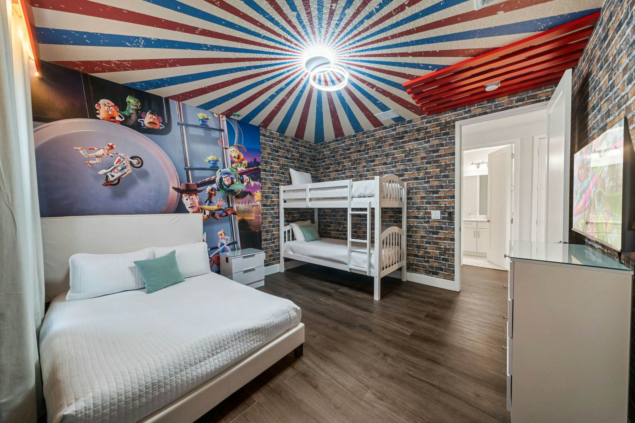 BD016E - The Tropical Bear's Den Oasis