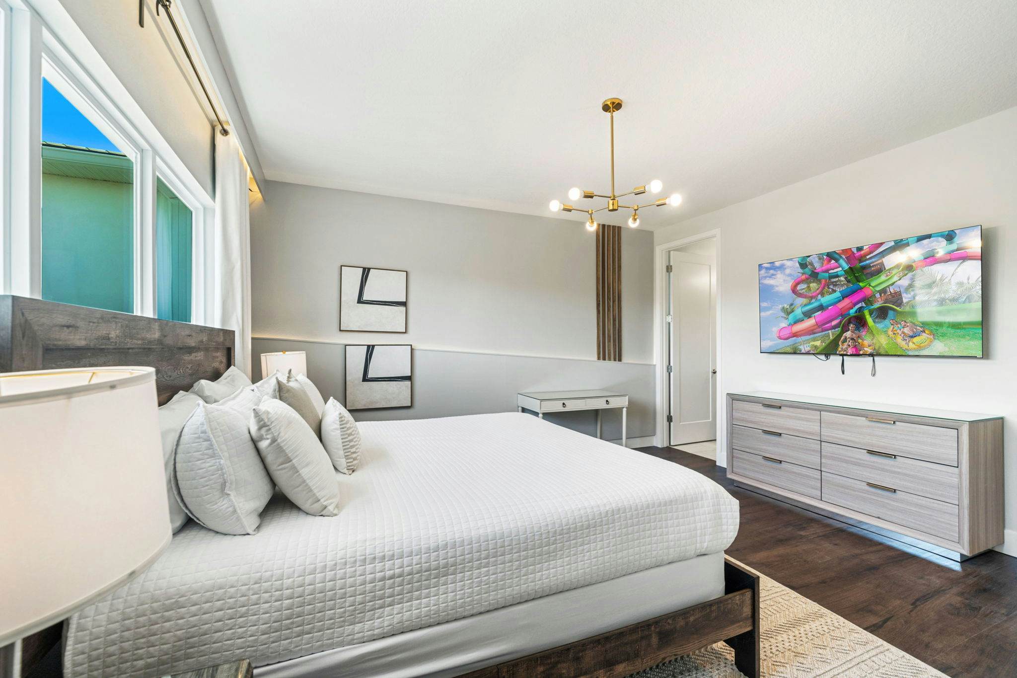 BD016E - The Tropical Bear's Den Oasis