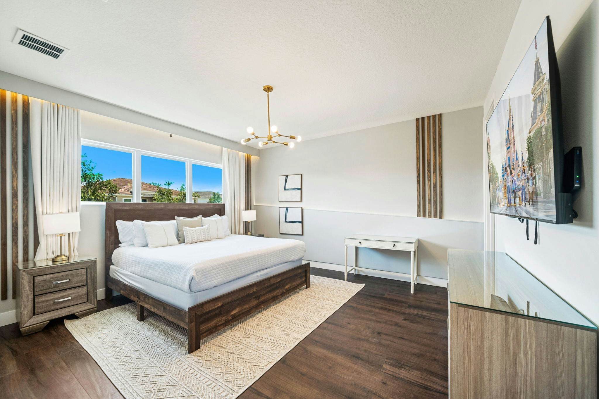 BD016E - The Tropical Bear's Den Oasis