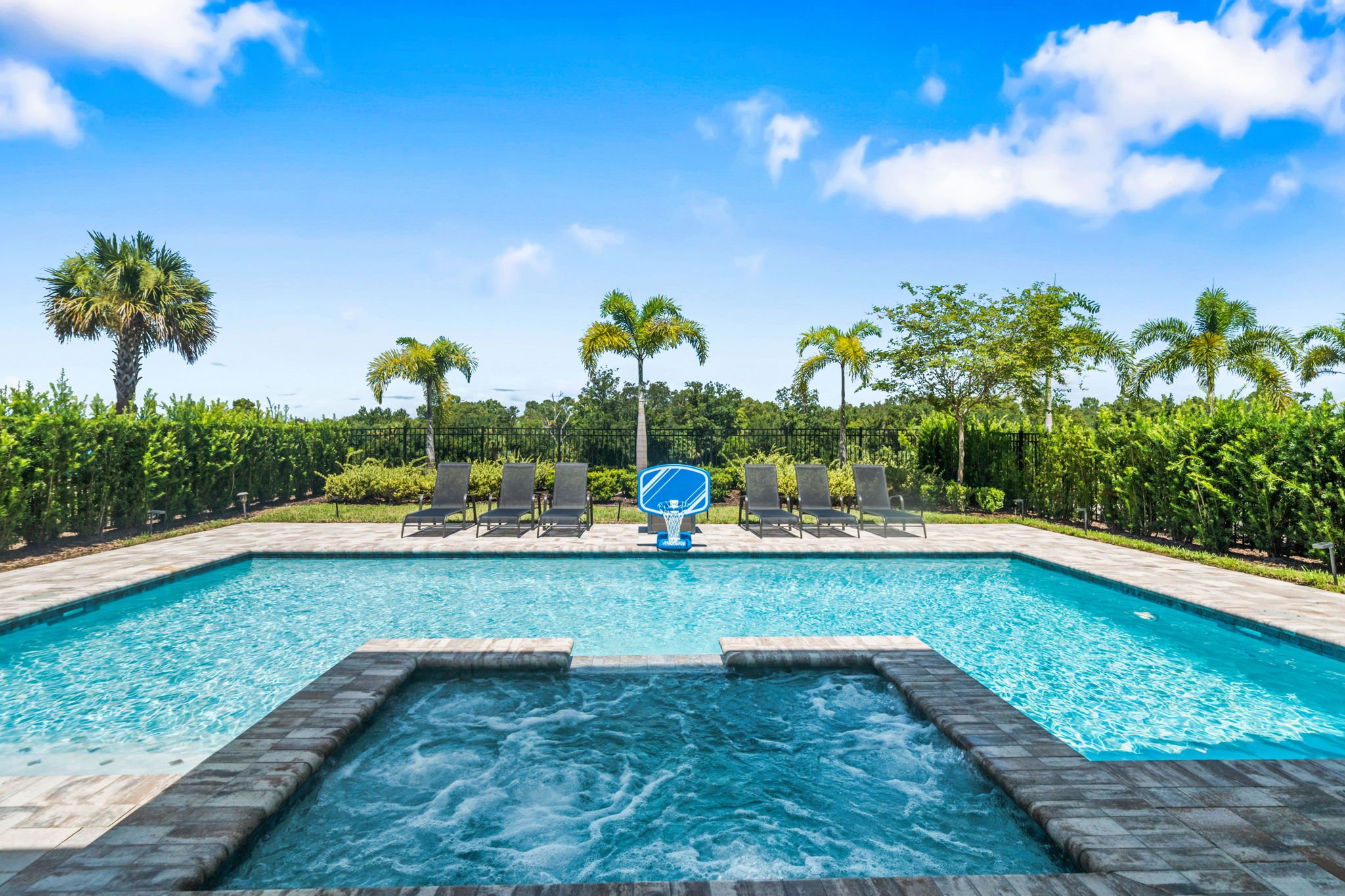 Tropical Bear's Den Oasis With Amazing Games Room at Reunion