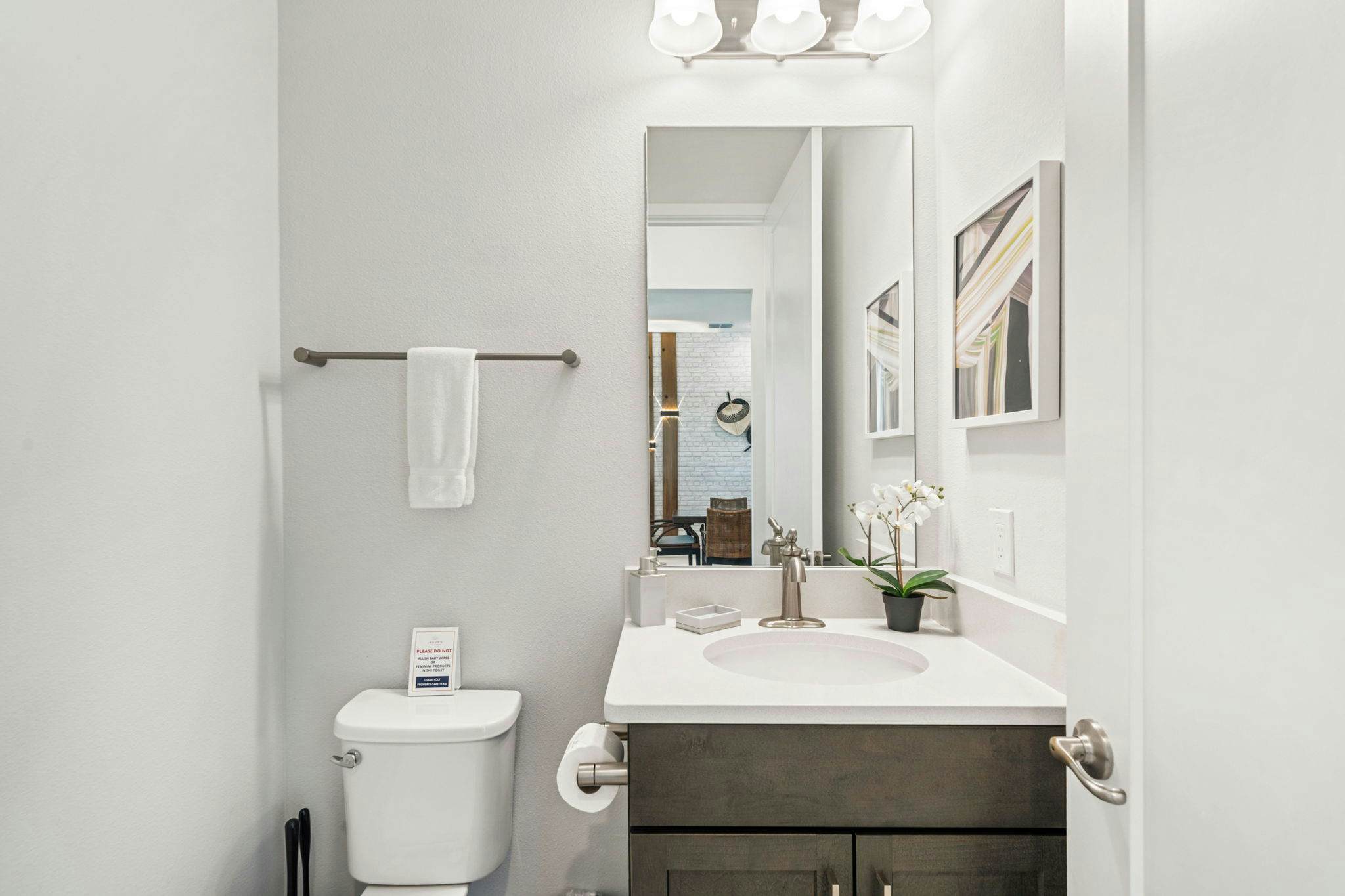 BD016E - The Tropical Bear's Den Oasis