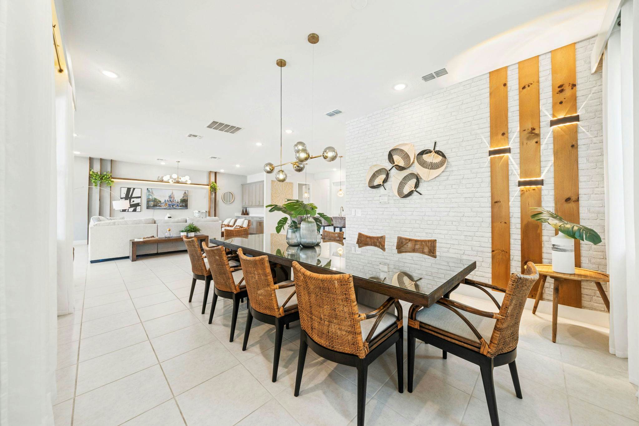 BD016E - The Tropical Bear's Den Oasis