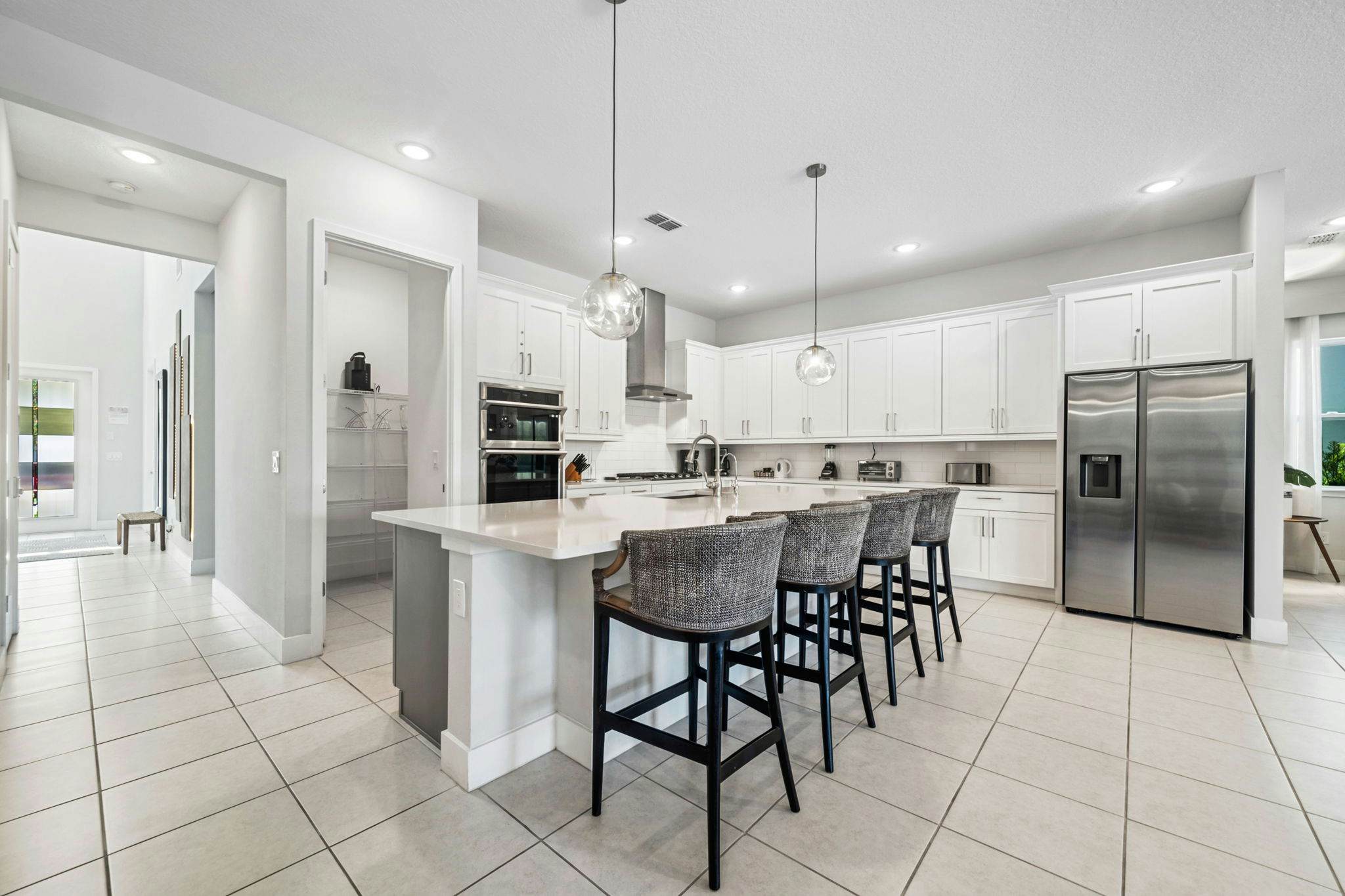 BD016E - The Tropical Bear's Den Oasis