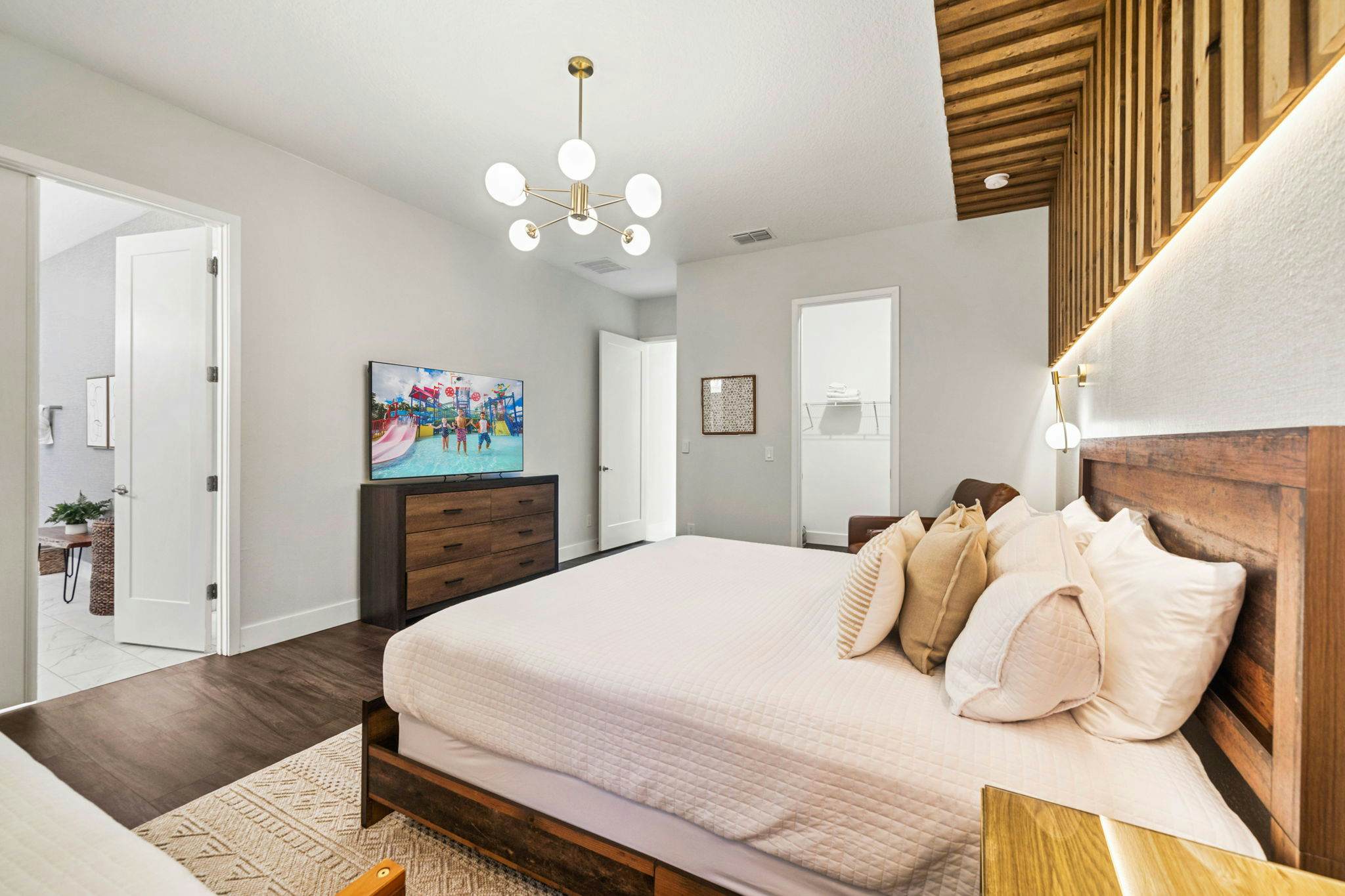 BD016E - The Tropical Bear's Den Oasis