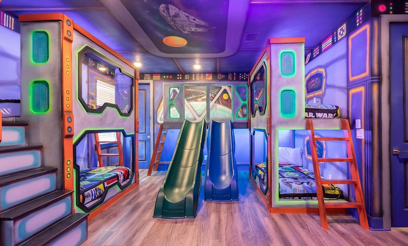 Glamorous Getaway With Themed Bedrooms at Reunion