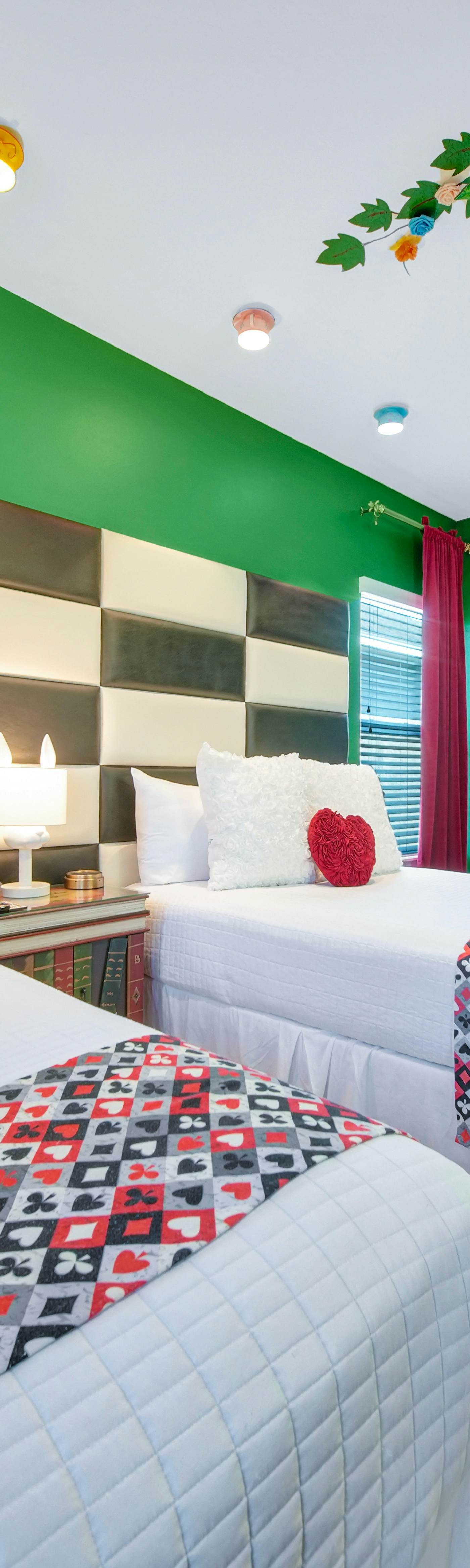 EC083 - The Wonderland House - CRS