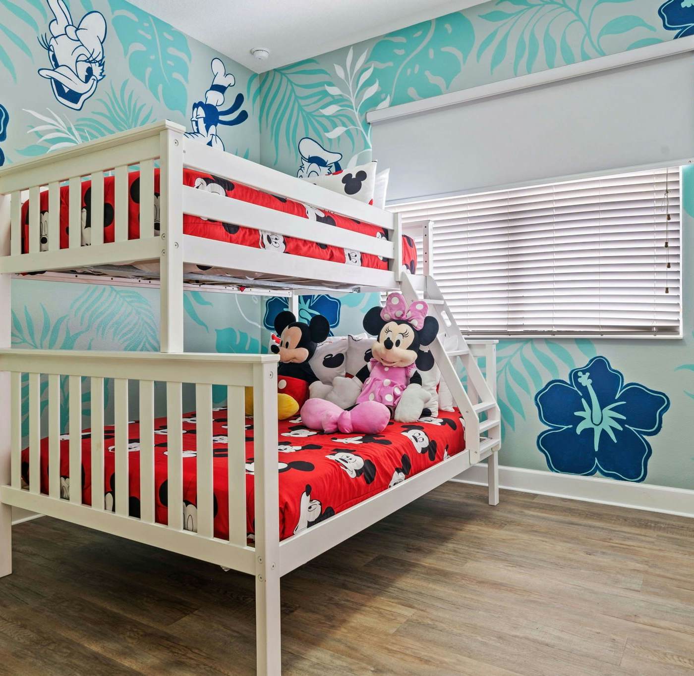 W479 - Modern Seaside Cottage